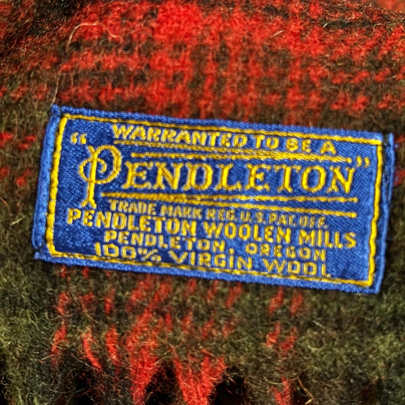 Manta vintage de lana a cuadros Pendleton Highland n.° 8, color rojo con flecos y bolsa imagen 7