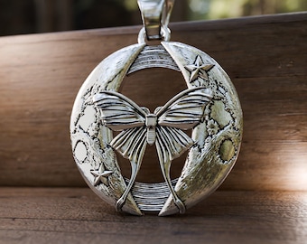 Luna Moth Pendant STL File for 3D Printing – Moth Jewelry Design – Luna Moth Charm STL – Printable Jewelry Model