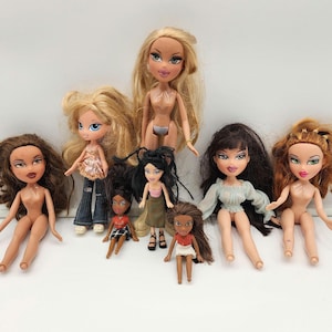Bratz Dolls – Minis 2002, 2001 Dolls (Missing Feet), Mixed Sizes & Conditions Lot of 9