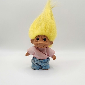 Vintage Troll Doll with Bright Yellow Hair – 90s Nostalgia Toy – Retro Collectible