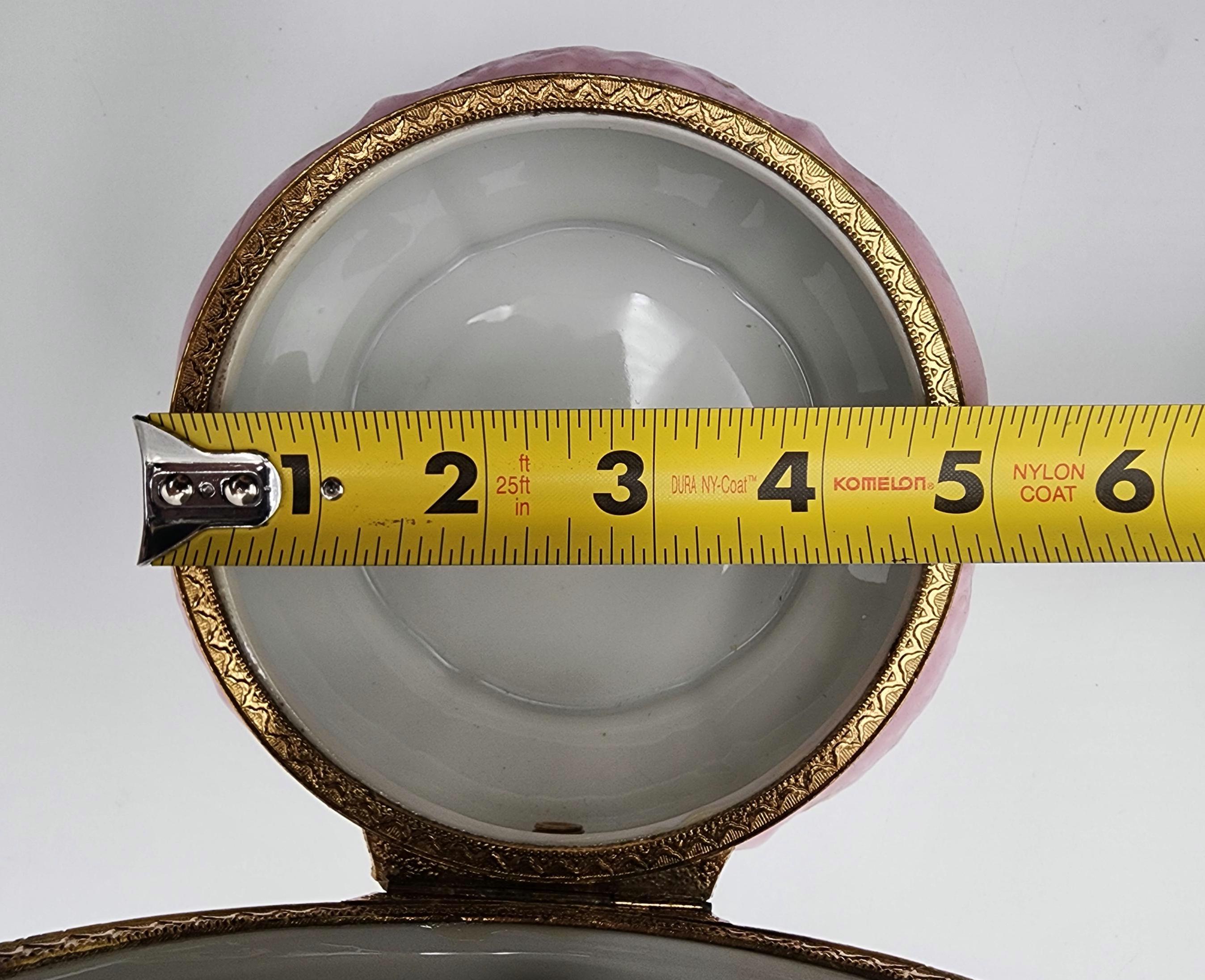 ヴィンテージ磁器製サイレントバトラー – 手描きの花柄とゴールドの