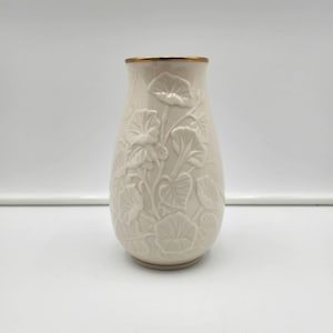 Vintage 1980s Lenox Morning Glory Vase – 6.5” Porcelain with 24K Gold Trim, Elegant Beige Floral