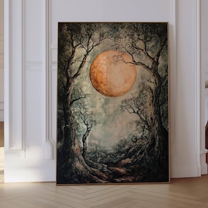 Puede incluir: Una pintura de una gran luna naranja que se eleva sobre un bosque oscuro. La luna est&aacute; parcialmente oculta por los &aacute;rboles, y el bosque est&aacute; lleno de sombras. La pintura tiene una sensaci&oacute;n m&iacute;stica y atmosf&eacute;rica.