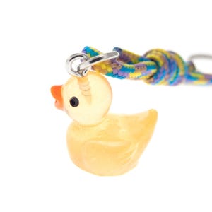 Badeendprogrammering, grappig programmeercadeau. Gele rubberen duckie-sleutelhanger. Cadeaus voor computerprogrammering, foutopsporing en codering afbeelding 15