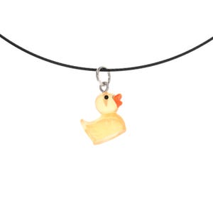 Lindo colgante para novia. Collar para mujer, regalo de cumpleaños. Pequeño y lindo colgante con programación y depuración de patitos de goma.