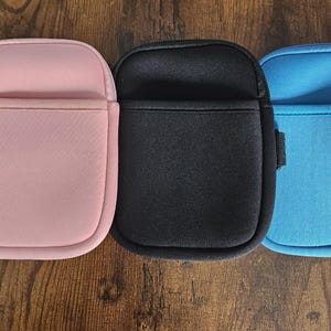 Neopreen bidonzakje met rits, vak en verstelbare riem, zwart, blauw, lichtroze