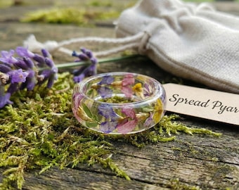 Anel de resina personalizado com flor no interior | Joia artesanal personalizada para presente