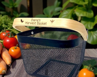 Personalized Metal Mesh Harvest Basket – Custom Garden Hod for Veggies & Flowers, Gift for Gardeners, Washable Produce Mothers Day gifts
