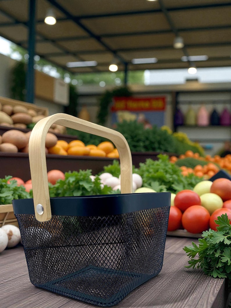 This isn’t just a harvest basket — it’s a personalized keepsake for garden lovers. Crafted with lightweight mesh for easy cleaning, it’s both a functional tool and a heartfelt gift.