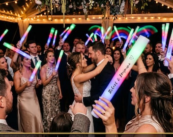 Recuerdos de boda con barras luminosas de espuma LED personalizadas / Paquete de 50 barras luminosas de espuma de 37 cm / Recuerdos de boda para la recepción