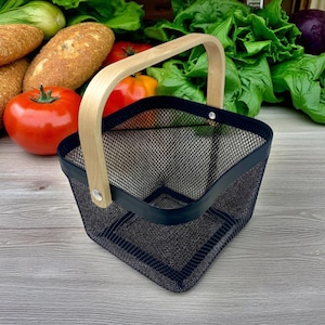 Gardening just got more personal! This custom mesh harvest basket is ideal for picking, washing, and storing produce. Beautifully practical and personalized for that special gardener in your life.