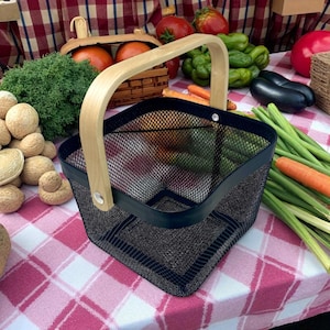 Functional meets beautiful — this custom mesh harvest basket makes garden days effortless. Perfect for collecting herbs, fruits, or flowers with a personal touch that makes it uniquely yours.