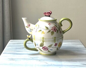 Teapot and Cup 2 in 1. Vintage Tea Pot/ Vintage cup. Vintage Floral Print.