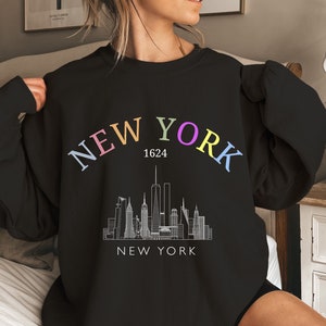 New York City Crewneck Sweatshirt, Unisex NYC Pullover Gift