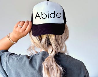 Abide in Jesus geborduurde truckerpet: Christian Faith-kleding