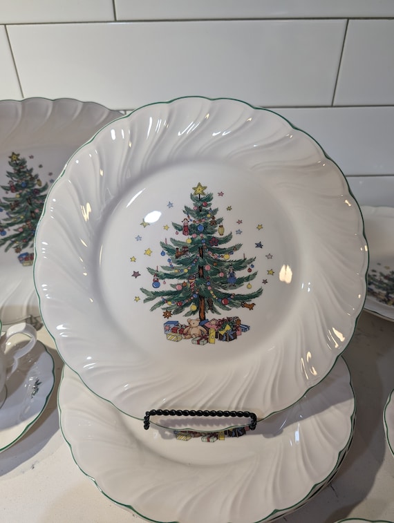 Nikko Happy Holidays Dinner Plates, Cups and Saucers, Serving Bowl