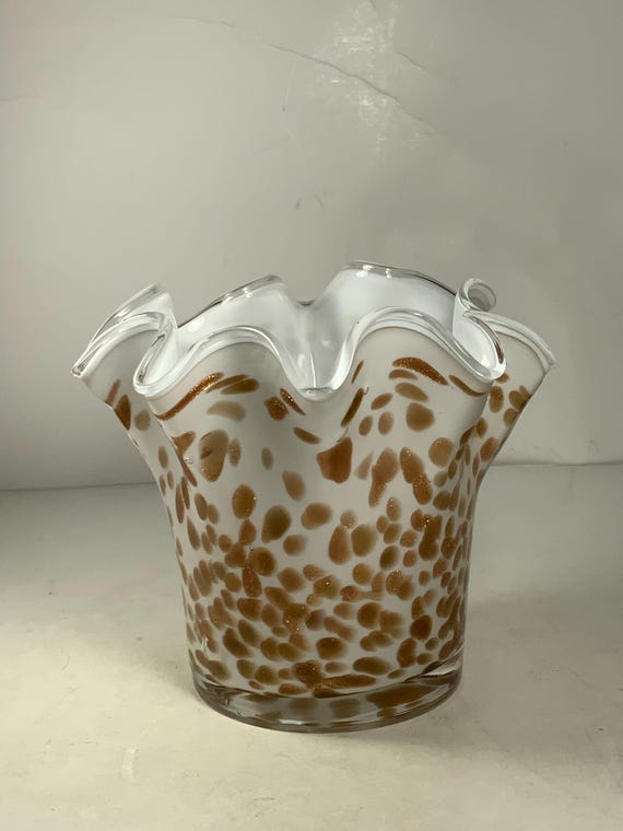 Vintage Zorza Poland Ruffled Freeform Handkerchief Marbled  Zorza Art Glass Hand Made Poland Handkerchief Fluted glass Vase 5x5” candle hold main image 1