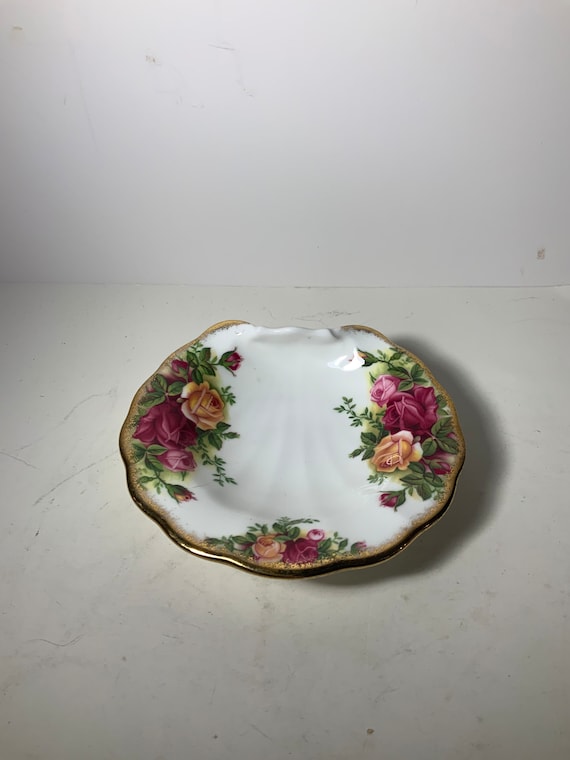 Vintage Royal Albert Old Country Roses Shell Trin… - image 1