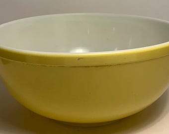 Vintage PYREX Canary Yellow Large 10.5 inch Mixing Bowl