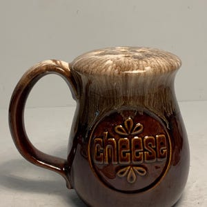 Salero grande de cerámica vintage McCoy con esmalte marrón de goteo, 5 pulgadas.