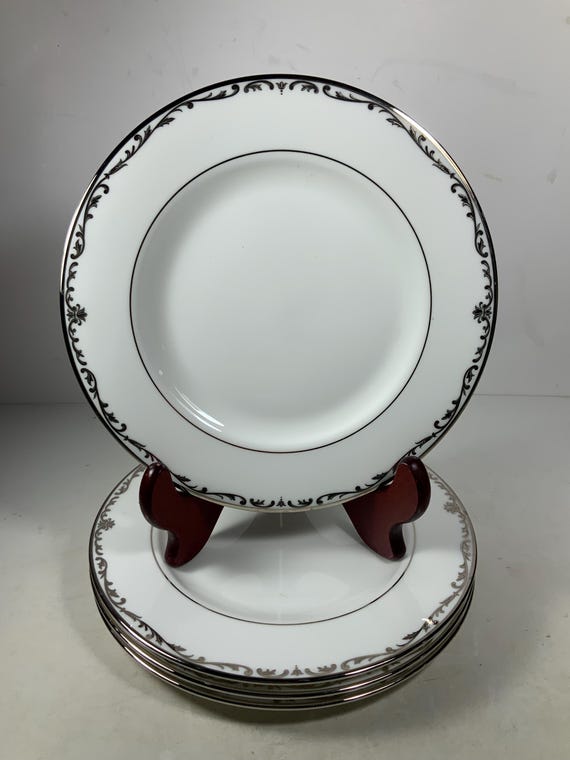 新品未使用LENOXクリスマスプレート2000年 コレクターズプレート 新品未使用LENOXクリスマスプレート2000年 コレクターズプレート