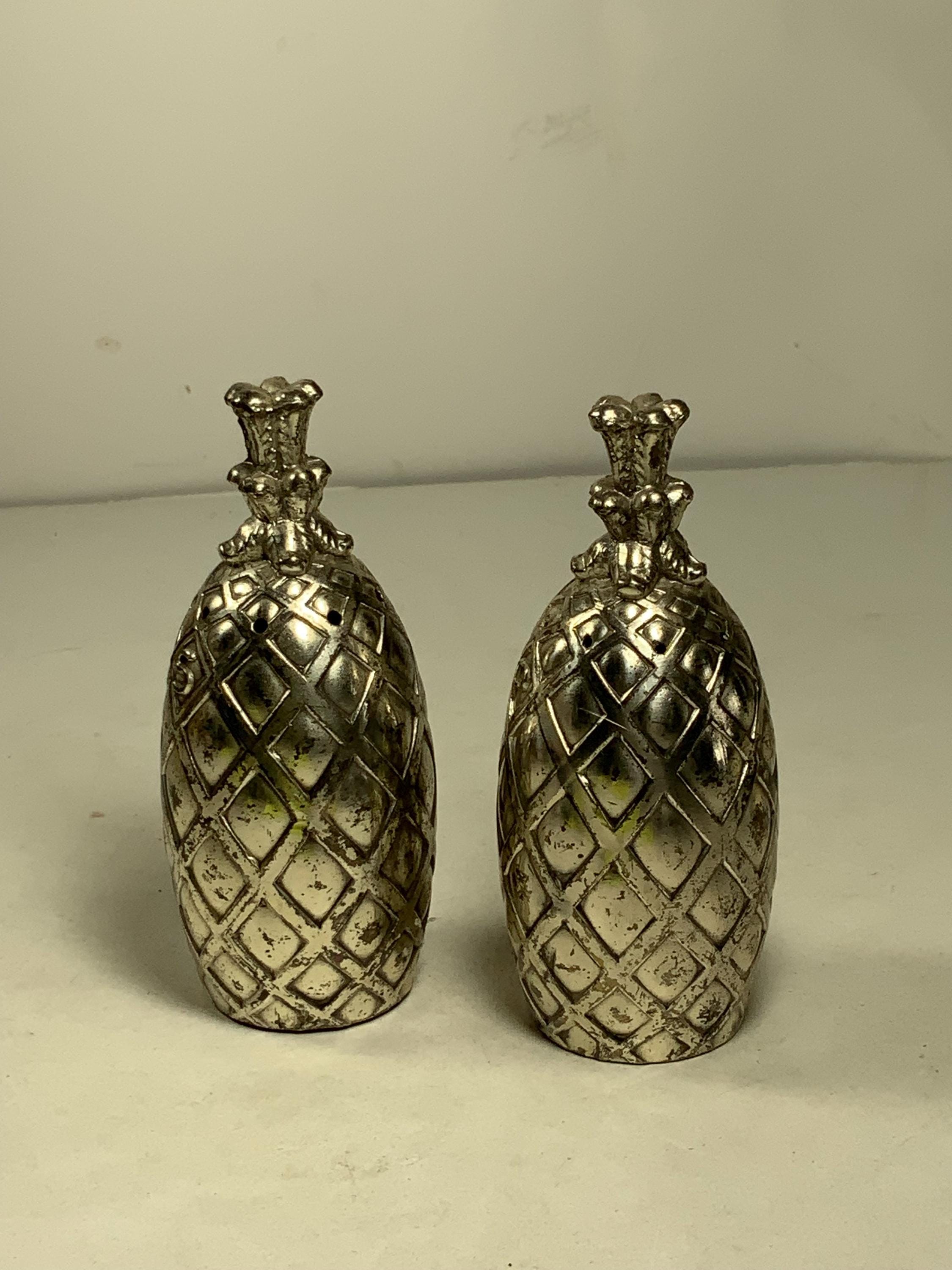 Salière et poivrière vintage Schmid Bros en métal argenté avec ananas. GUC ! - France