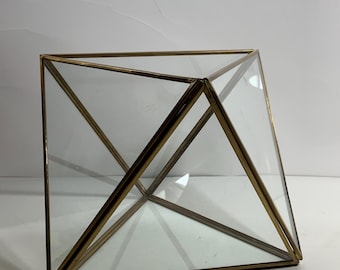 Terrario geometrico per piante grasse in metallo dorato e vetro da 8,5 pollici.