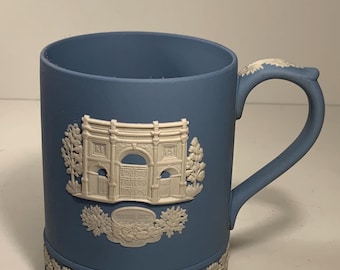 ウェッジウッド ジャスパーウェア クリスマス マグ 1972 4.5” - Etsy 日本