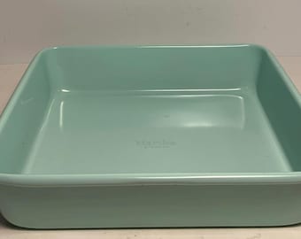 Molde cuadrado antiadherente para pasteles Martha Stewart color verde menta de 24 x 24 cm.