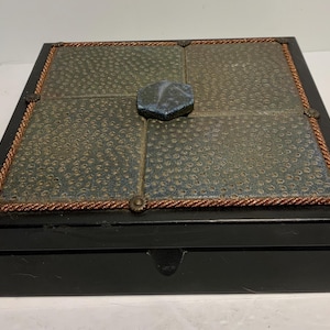 Joyero vintage de 2004 de Joyce E. Furney, modelo The Clay Cellar Raku Pottery “Dots”, de 8,25 pulgadas.