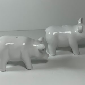 Martha Stewart White Ceramic Pigs Salt & Pepper Shakers