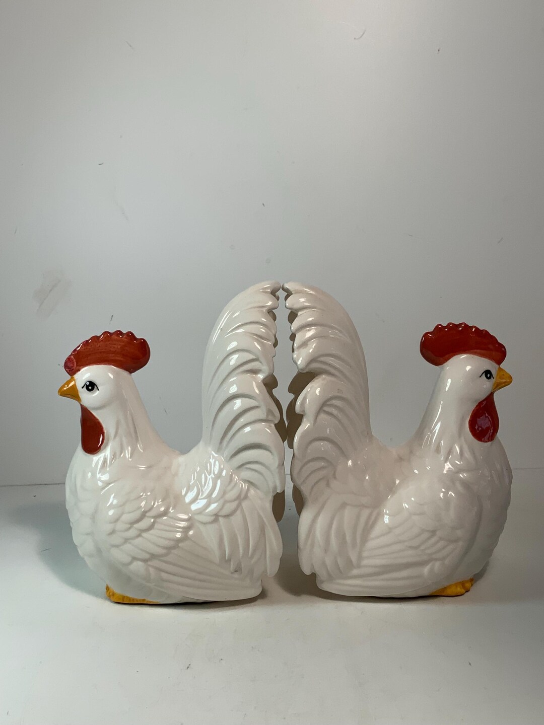 RE・BIRTH Ⅱ THE ROOSTERS Set of 2 Vintage Fitz and Floyd Rooster Bookends (chipped) 6.5 In