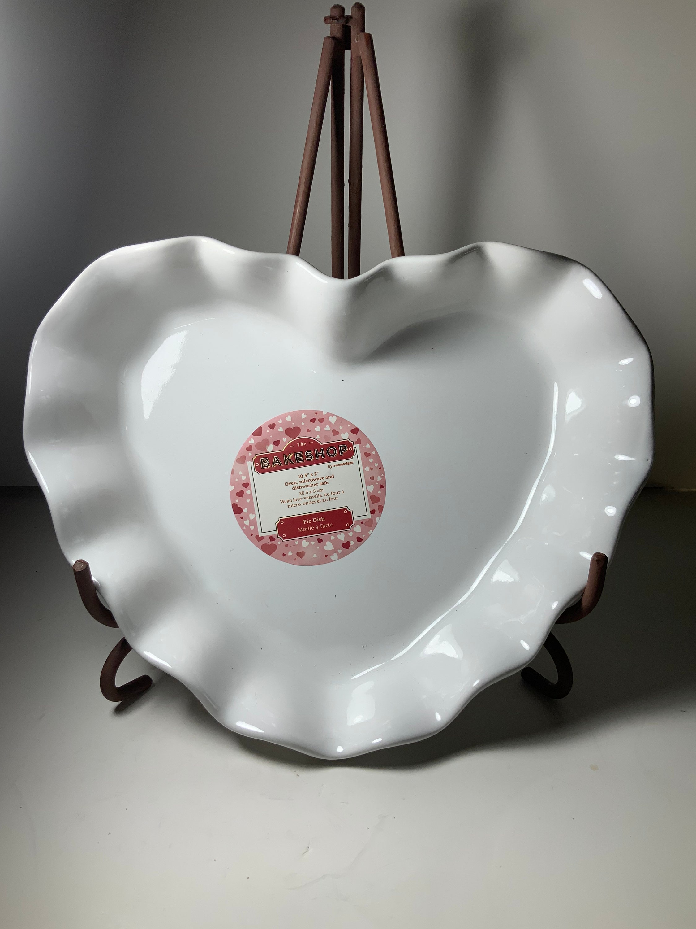 Bakeshop Heart Ruffle Ceramic Pie Dish by Masterclass 11 In