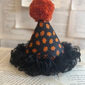 Halloween Pumpkin Party Hat: Black Ruffle Fabric
