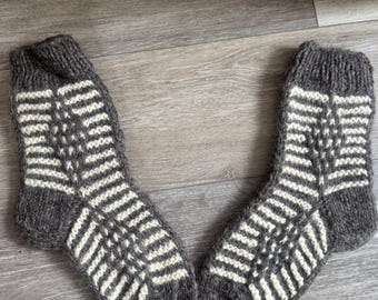 100% Wool Socks Therapeutic Extra Warm Winter Socks have sizes medium and large