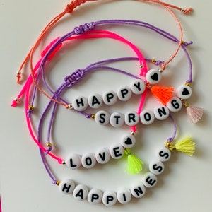 Armband Happy Makramee Smilie Geschenk Freundschaft Perlenarmband neon individualisierbar Schwester Love Strong Bild 3