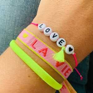 Armband Happy Makramee Smilie Geschenk Freundschaft Perlenarmband neon individualisierbar Schwester Love Strong Bild 10