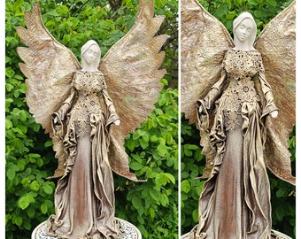 Hemelse elegantie: De engel in bruin en goud 58 cm sculptuur handgemaakt
