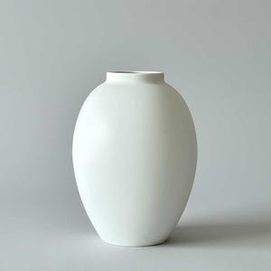 Rounded Tara Matte White Iron Vase, Dining and Bridal Centerpiece Decor