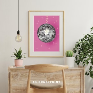 A4 Print Discokugel – Handgemalter Kunstprint in Pink oder Helllila, Retro Wandbild, Funky Disco Ball Poster ohne Rahmen
