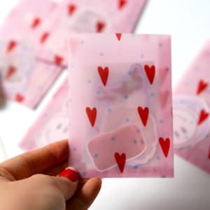 Sticker Surprise – Petit sachet surprise avec 5 stickers faits main, sélection aléatoire, emballés avec amour et durabilité
