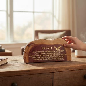 Cedar Wood Slice Scripture Plaque - Isaiah 40:31 Soar Like Eagles