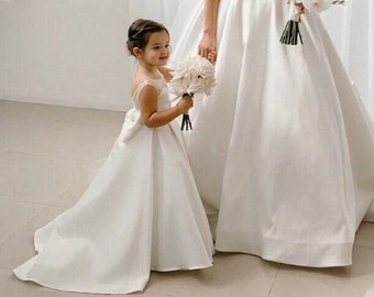 Wedding Junior Bridesmaid A-line satin and tulle flower girl dress, Children Toddler Kids Classic style gown with V-neck
