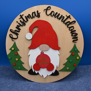 Christmas advent calendar sign or door hanger featuring a delightful gnome holding the countdown day