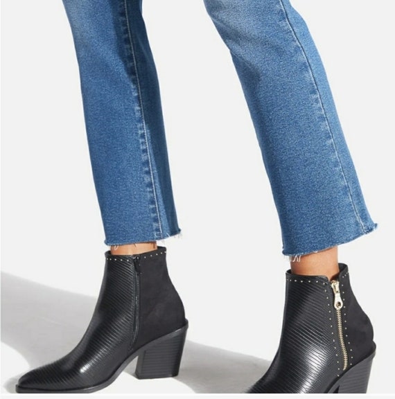 Women's ankle bootie