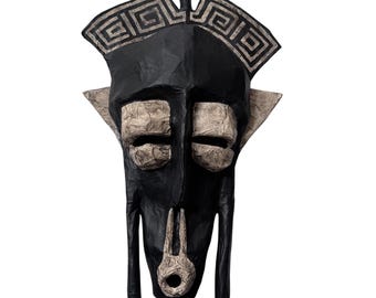 Maschera decorativa lunga nera realizzata a mano.
