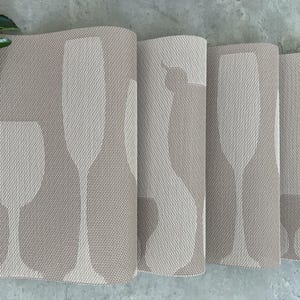 Placemats & Coasters Heat resistant Non-Slip Dining Table Mats, Set of 4,6,8 (Beige) Wine Glass Engraved