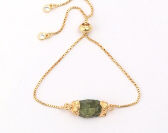 Gold Plated Raw Labradorite Adjustable Chain Bracelet - Enchanting Gemstone Jewelry