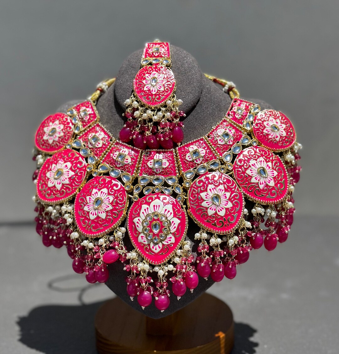 Aheli Traditional Gold Plated Green Kundan Choker Necklace