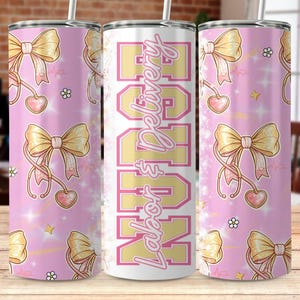 Förlossningssjuksköterska med tumbler i PNG-stil | Coquette Rosettdesign (digital nedladdning)